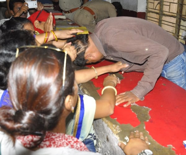 An eve teaser caught red handed in Lucknow.