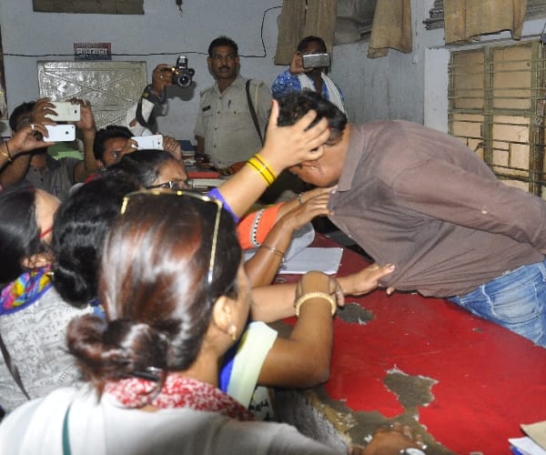 An eve teaser caught red handed in Lucknow.