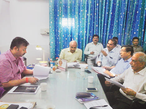 14 officers, four entrepreneur-businessman