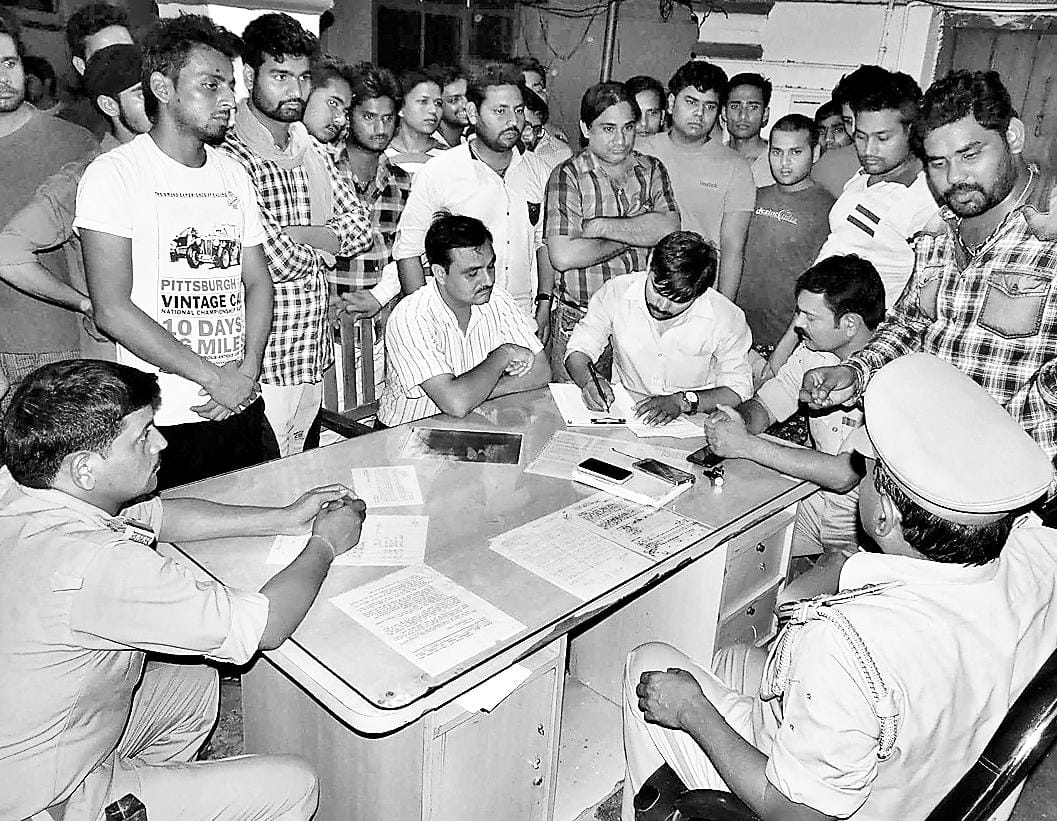 firing in gorakhpur university hostel