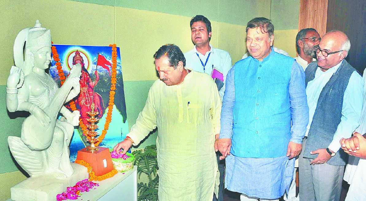 Hisar News, Hindi News, Politics, Indresh Kumar, GJU, Hisar