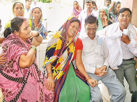 LIC agent killed after being crushed by truck