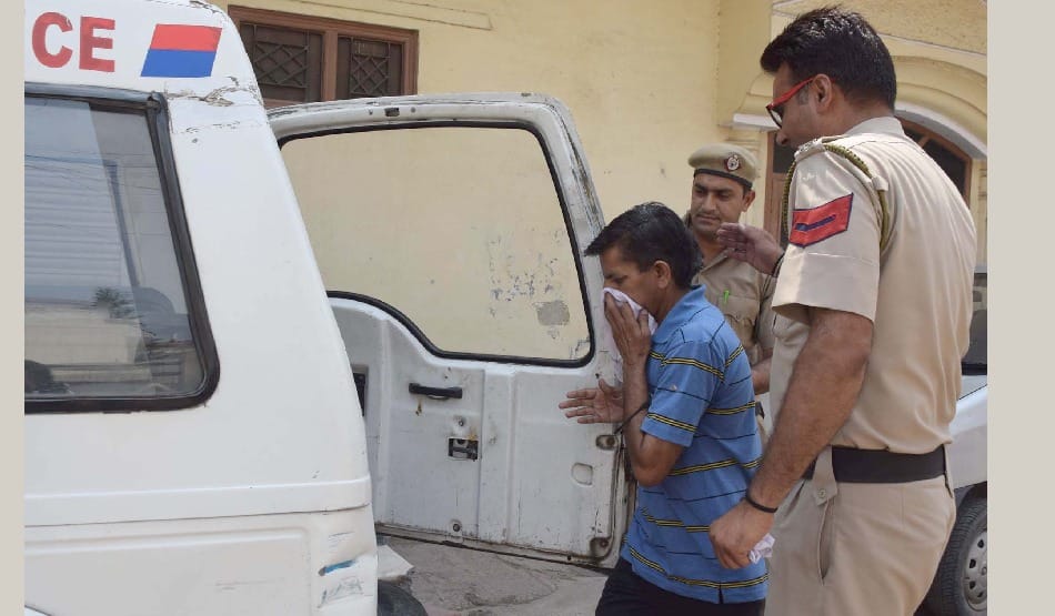 molestation with school girl in ambala, girls told Teacher's disgusting story