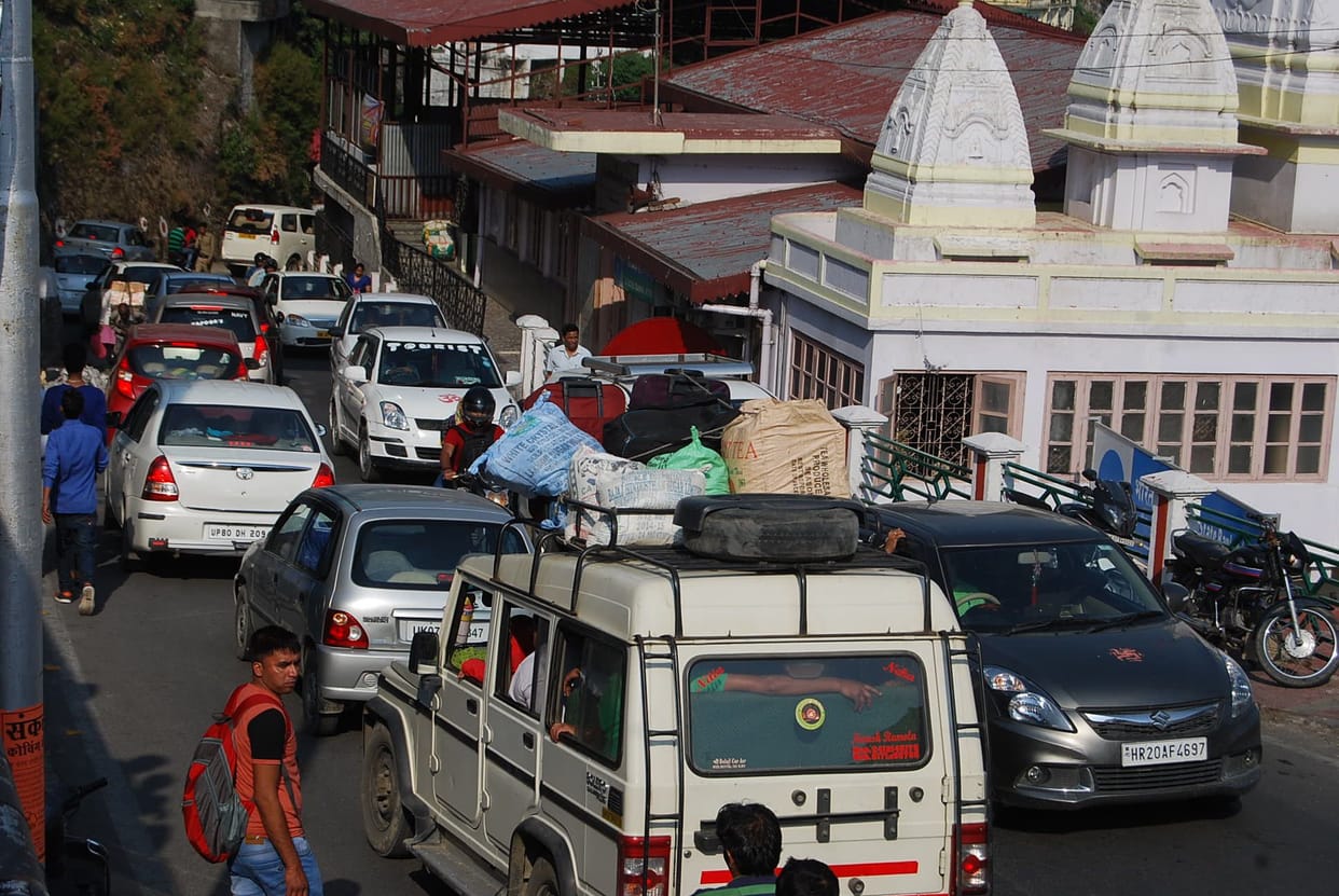 traffic jam in mussoorie and kempty.