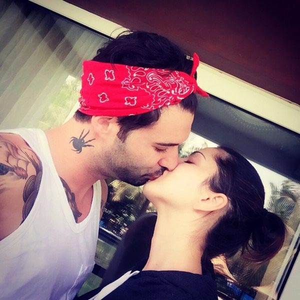 sunny leone kiss on camera