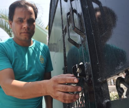 theft police officer's home in dehradun.