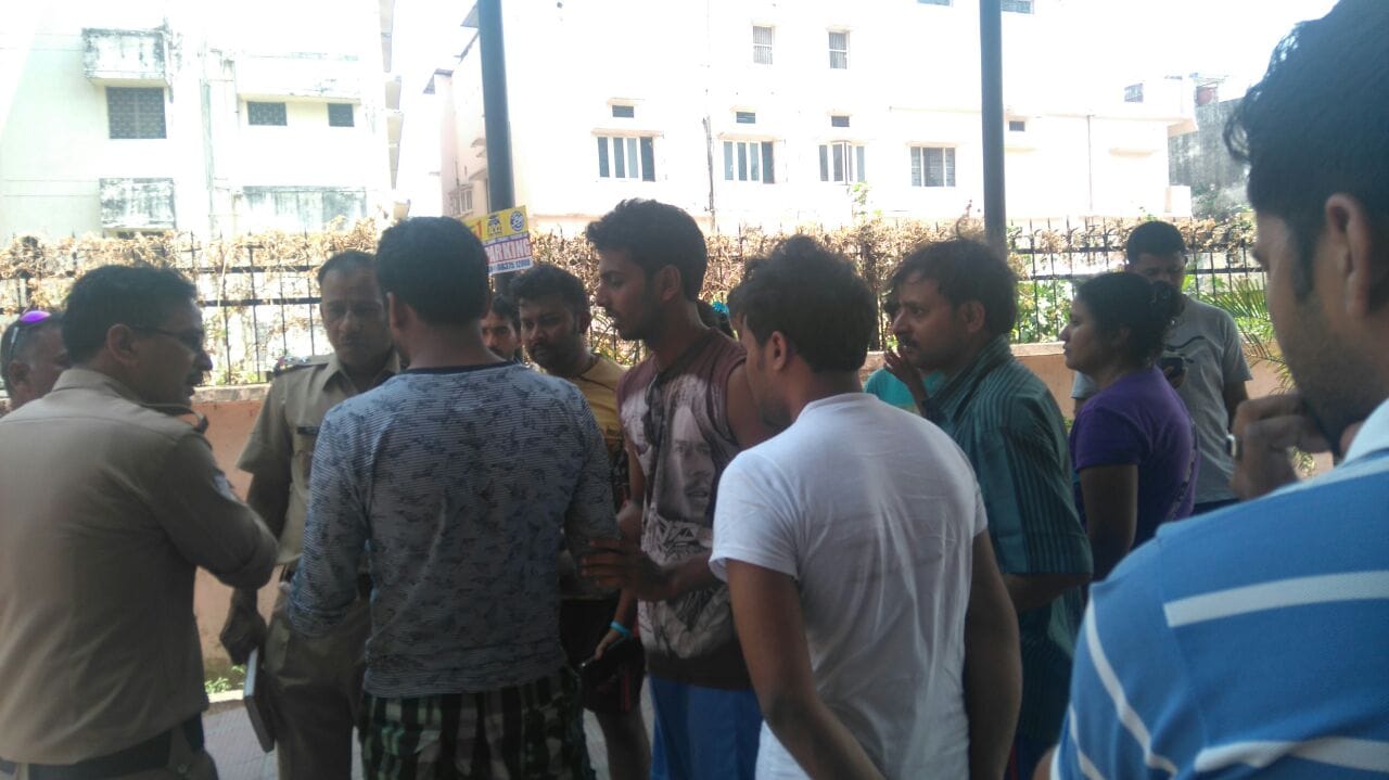 tourist raft overturned in ganges, one died.