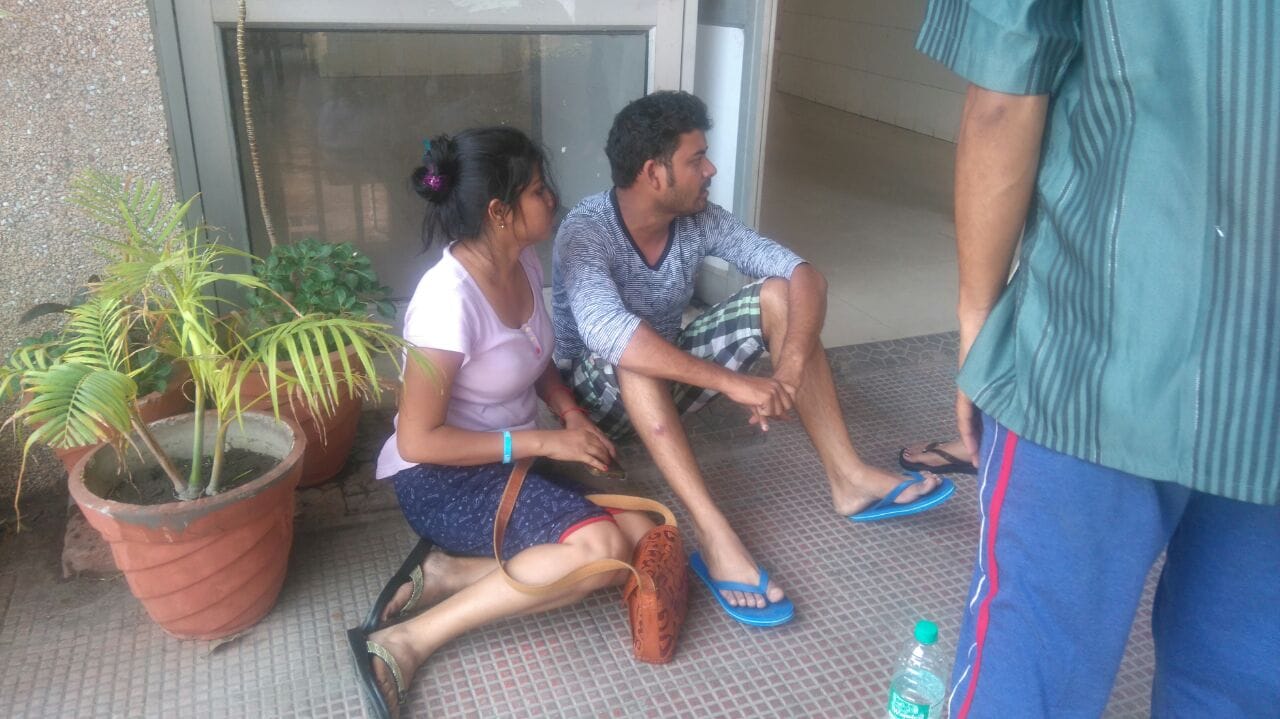 tourist raft overturned in ganges, one died.