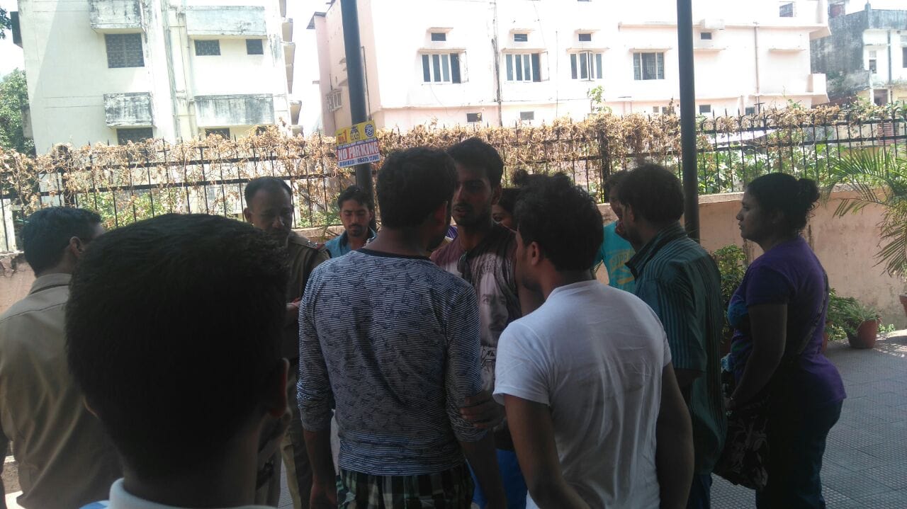 tourist raft overturned in ganges, one died.