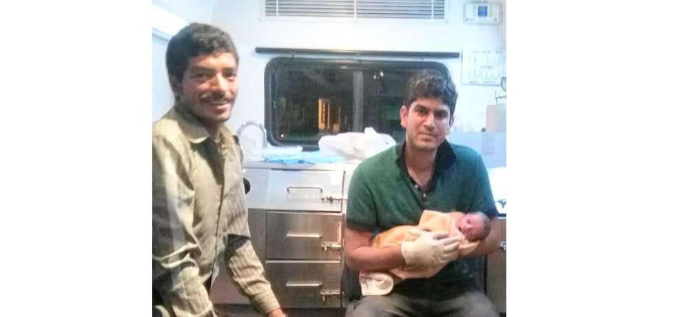 Pregnant woman delivers in 108 ambulance