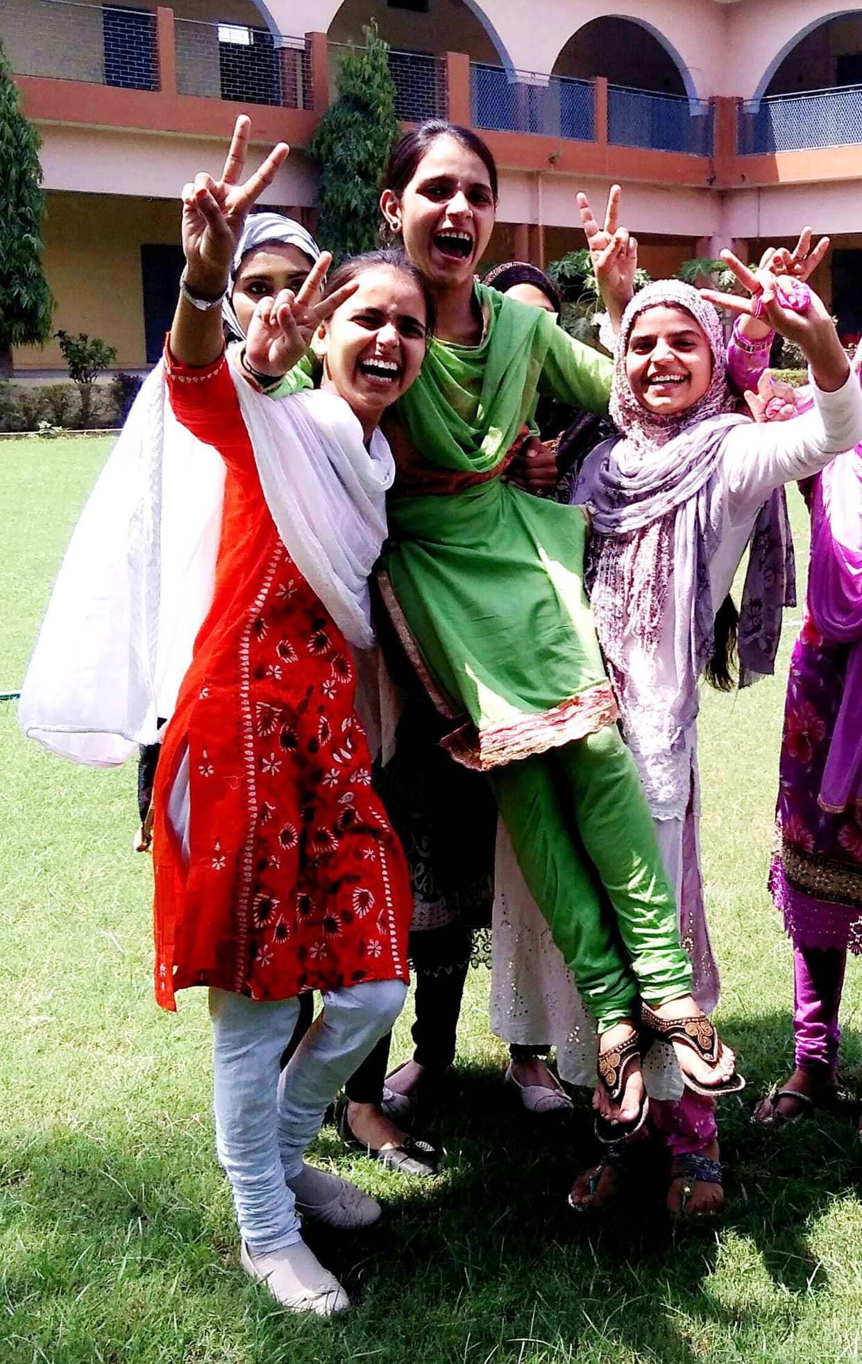 Alisha at Inter, was in high school, Shama District TOP