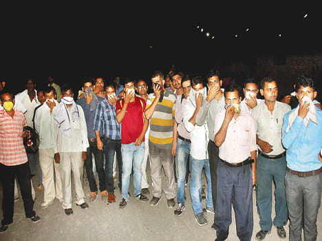 Ammonia leak in a urea factory, Rampage, 15 unconscious