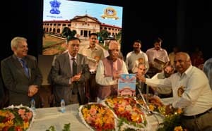 Out of court judges should not be criticized : Kesrinath