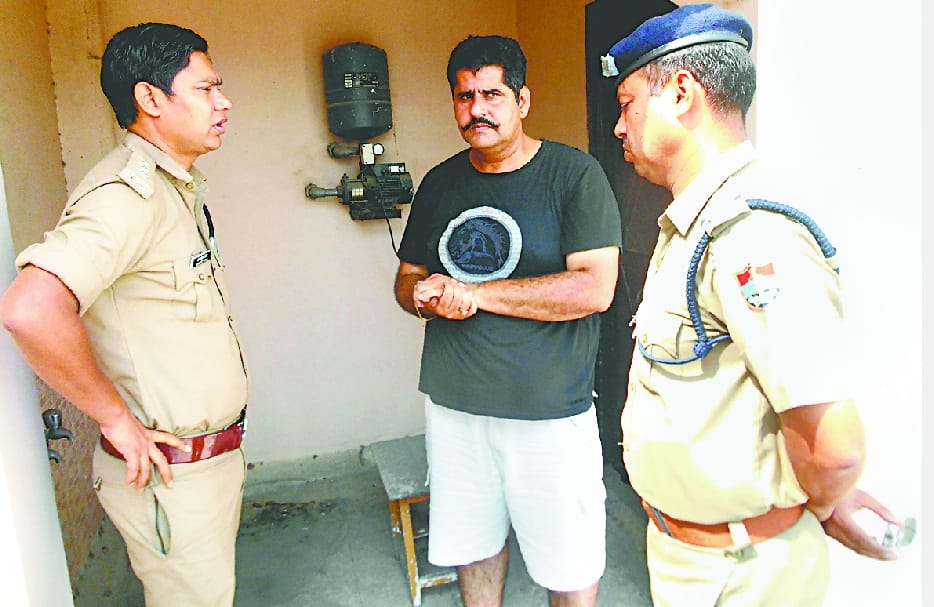 BJP leader's house invaded by thieves, millions of recycled materials 