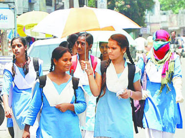 People suffering from heat mercury crossing 43
