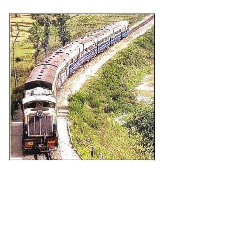 Tanakpur-Lucknow rail service