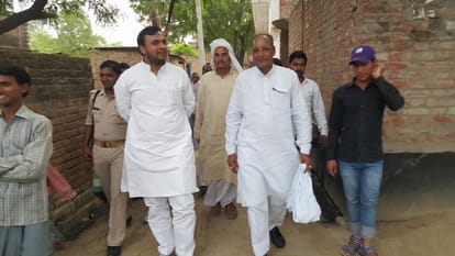 Audio record viral on whatsapp of SP district president of Varanasi