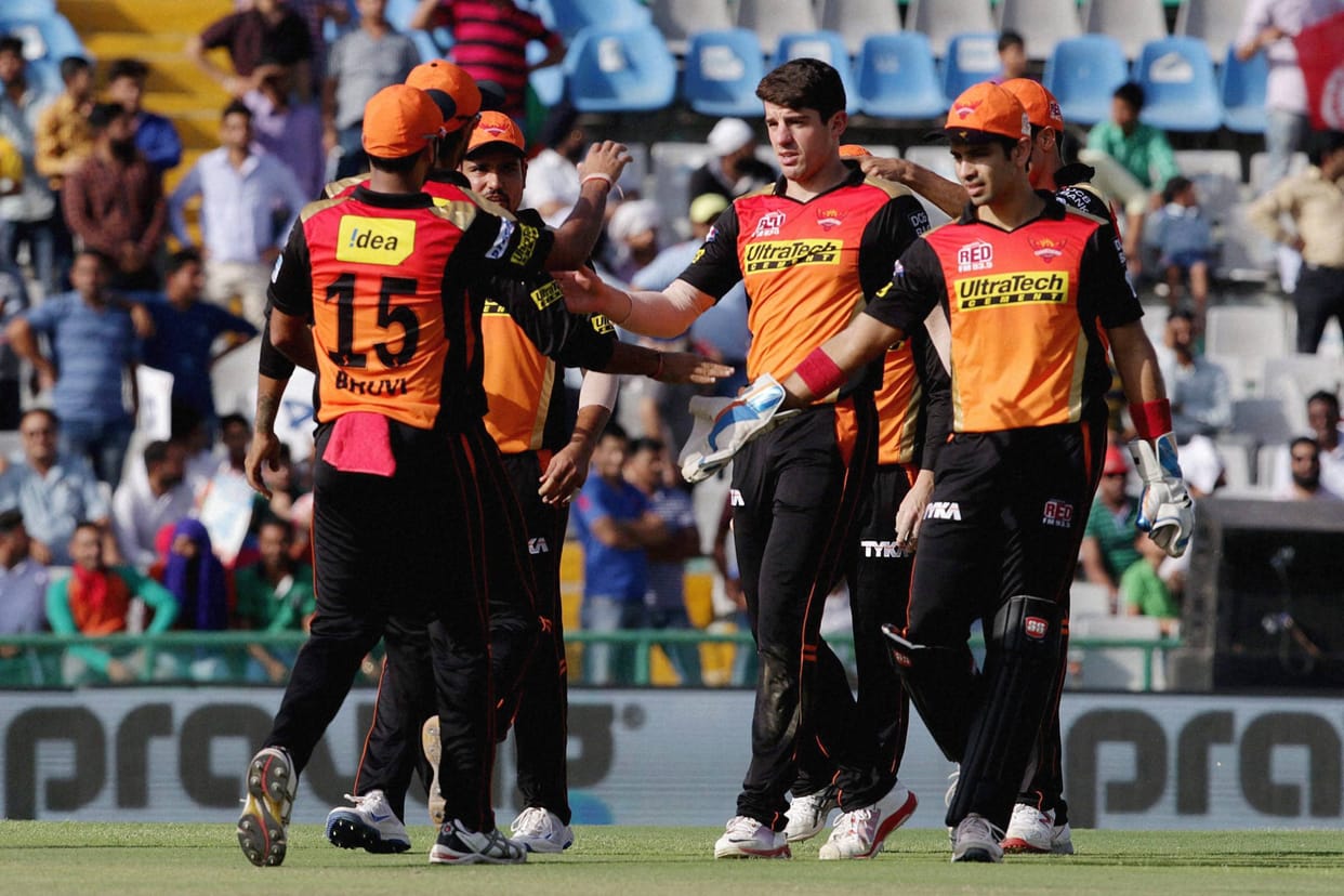 srh beat kxip by 7 wicket