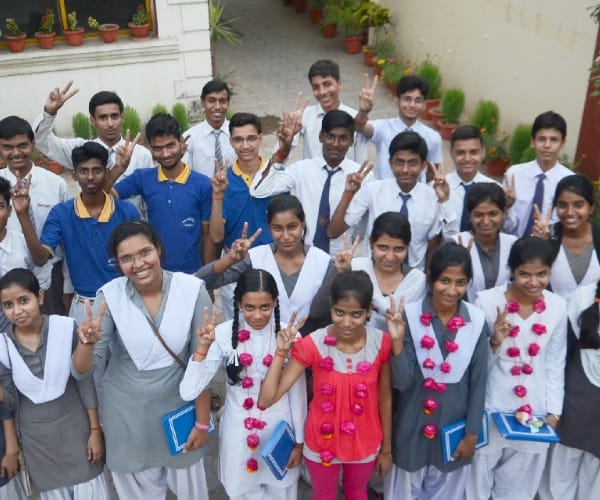 UP Board Exam toppers in Amar Ujala office.