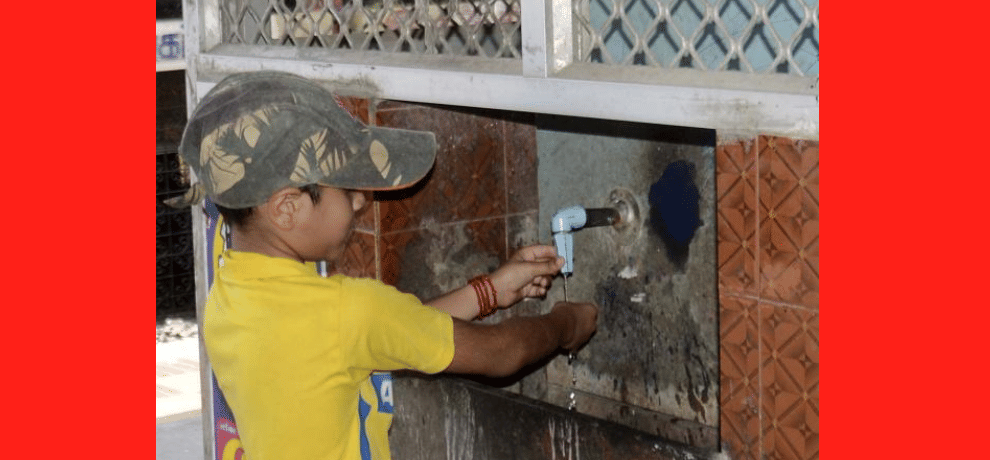 Class One station was deprived of water, to house the passengers wandered