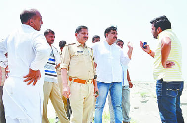 officer raid in Khader 