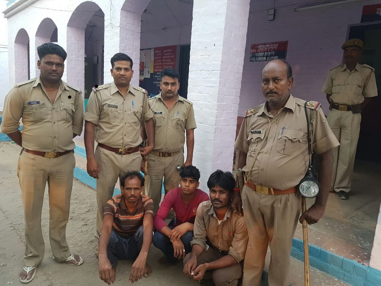 Caught four animal traffickers, thirty animals recovered