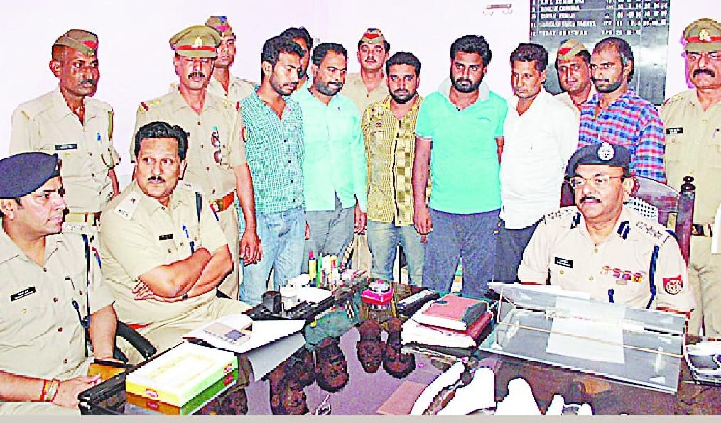 Seven thieves arrested