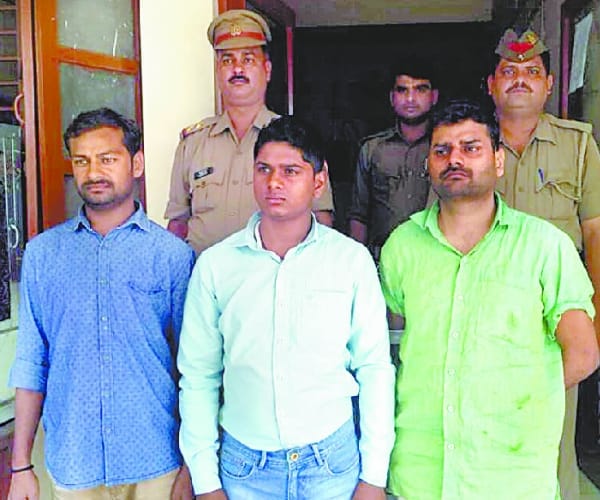 Munna Bajrangi's four men get arrested.