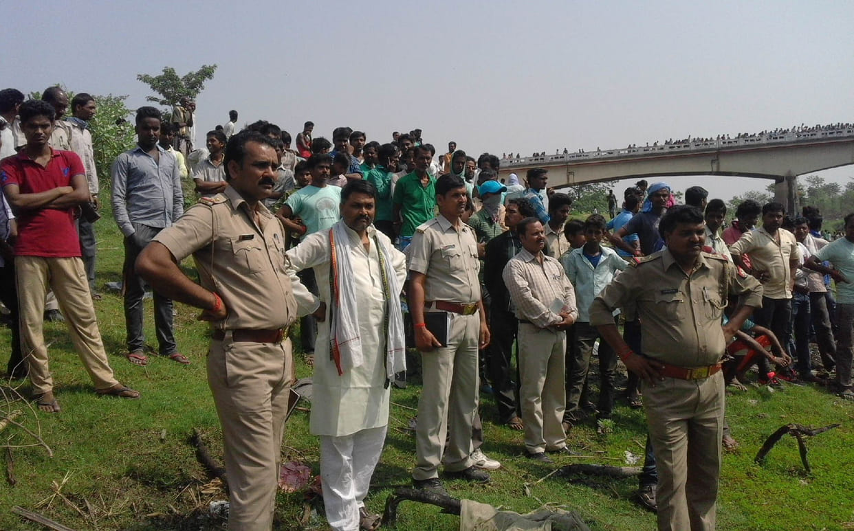  Two unidentified bodies in small gandak