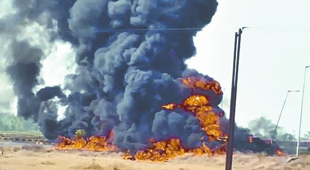 Fire in oil tanker, driver died