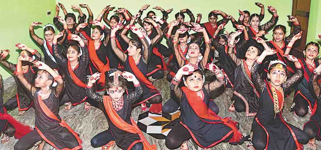 kathak dance atracted by all
