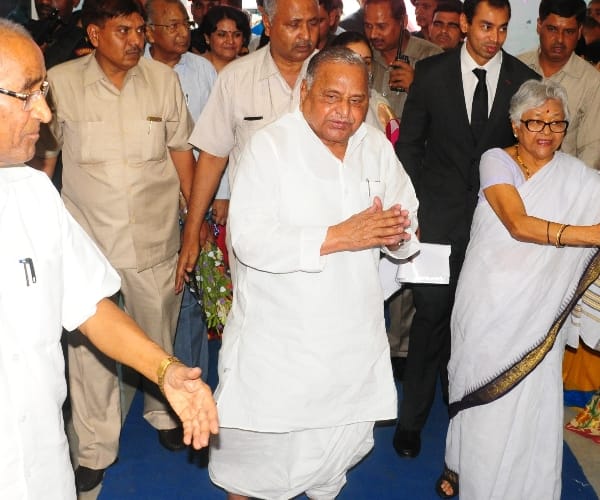 SC orders 6 ex-CMs of UP to vacate Government bungalow within 2 months