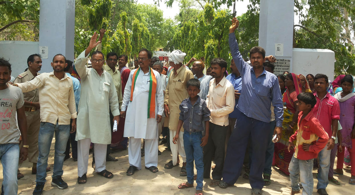 potest outside of police station
