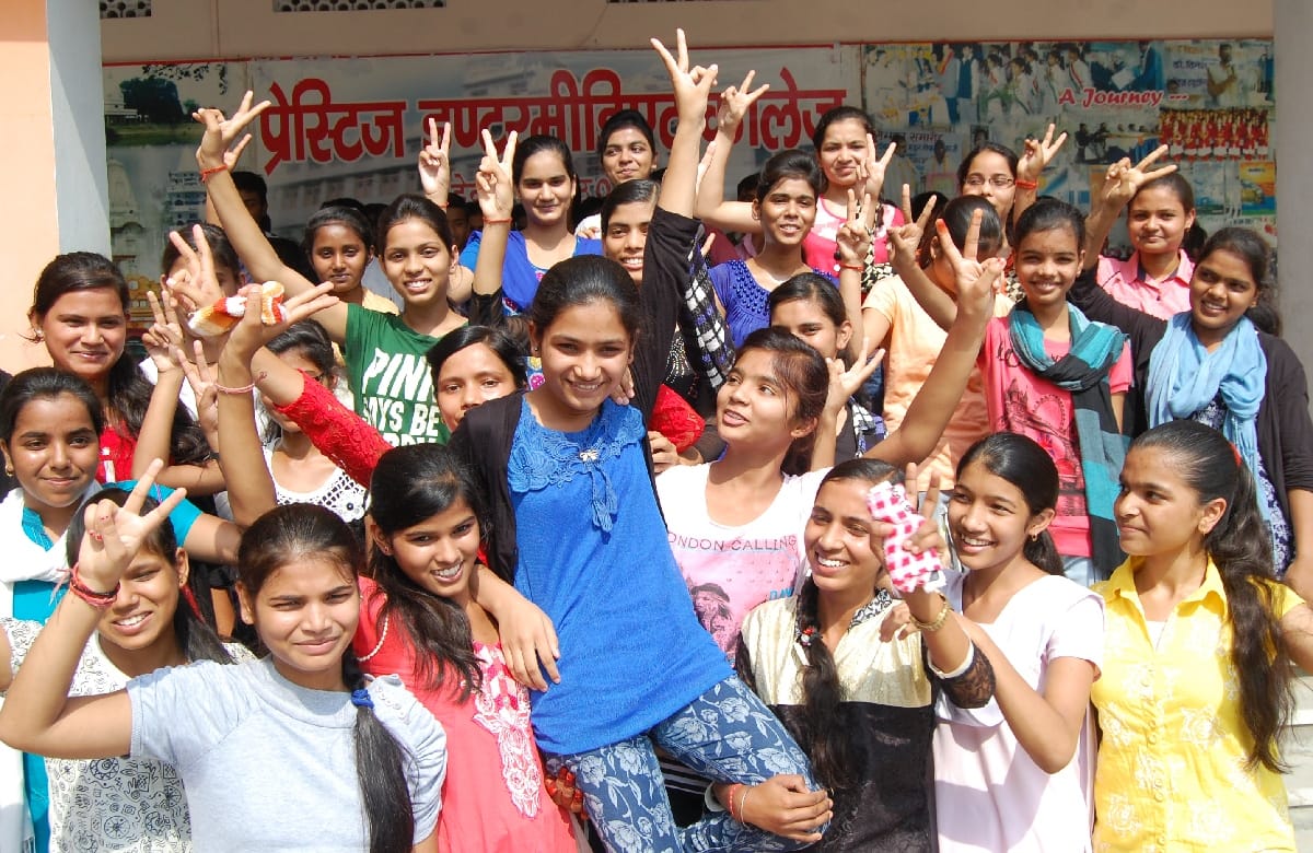 Shivani in high school, Inter were mascara topper