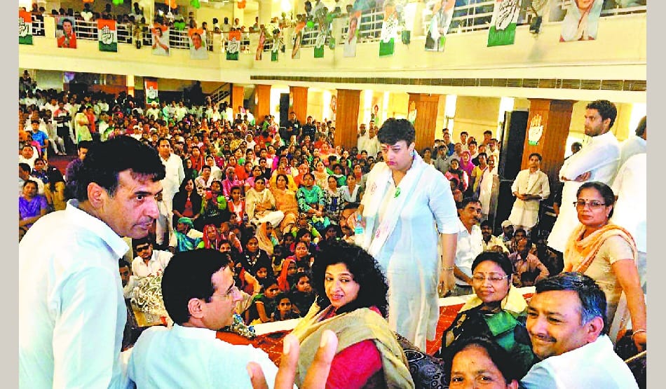 Surjewala claims, 40 thousand people evacuated from job by government  