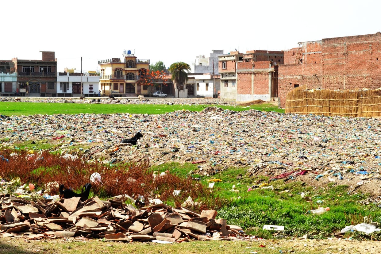 The illegal occupation of the city on 10 ponds