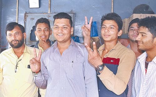 toppers brother sister also performed well in u.p board exam