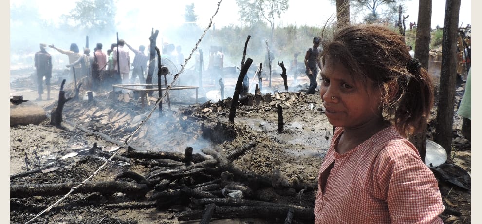 fire in houses at una, 50 family become homeless.