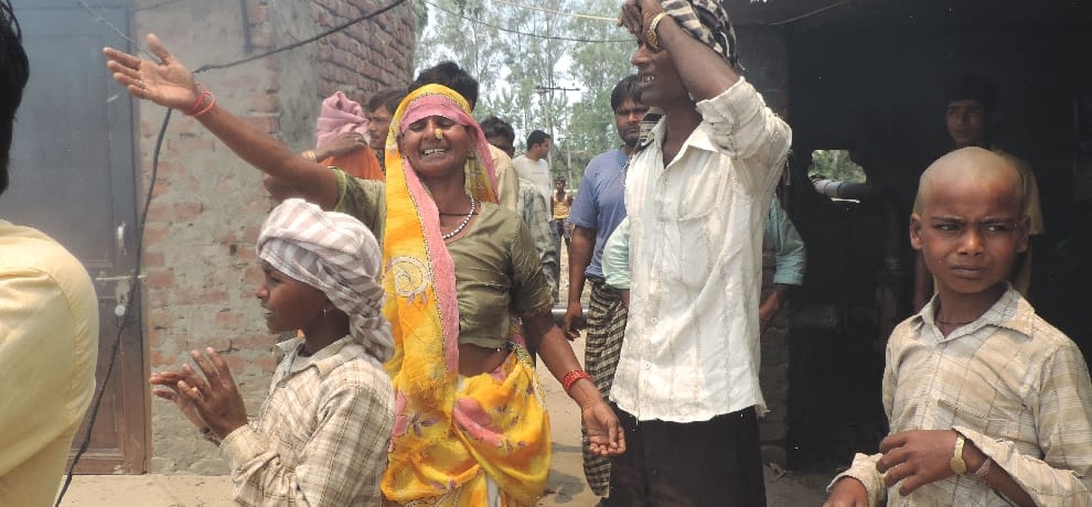 fire in houses at una, 50 family become homeless.