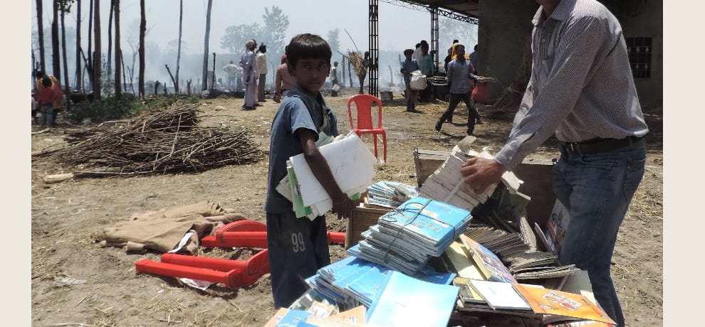 fire in houses at una, 50 family become homeless.