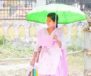 temprature reached 44 degrees, the heat bother people