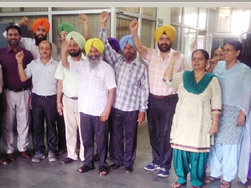 DC office, employee unions, Kamband, picketing, Fatehgarh Sahib