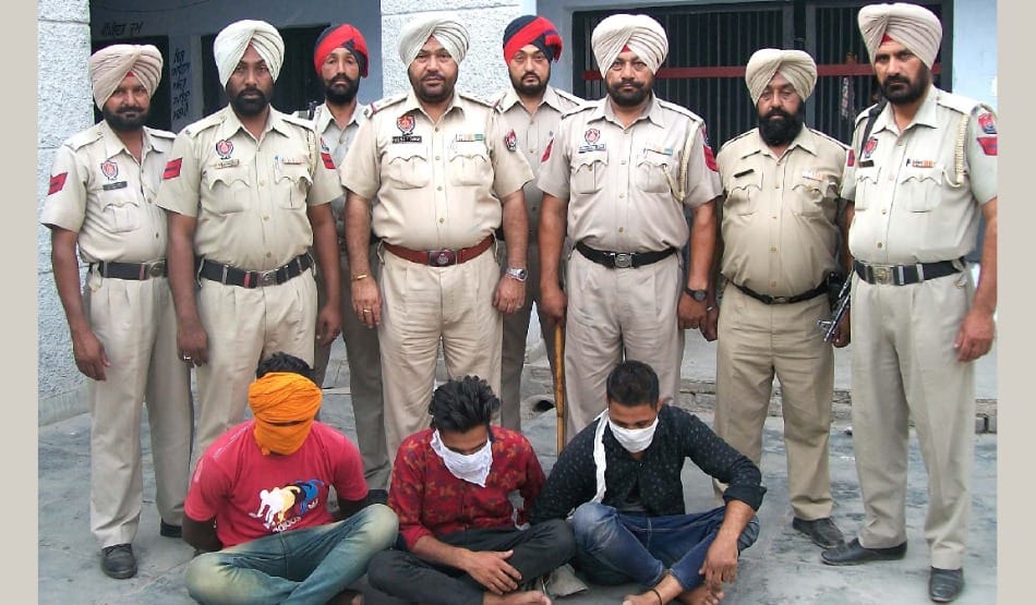 constable serious in attack on police team, 3 accused arrest at batala