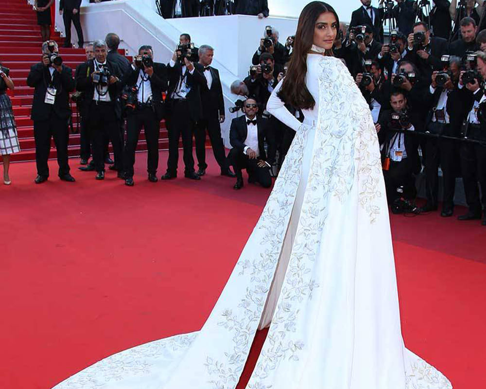 sonam kapoor cannes 2016 second day