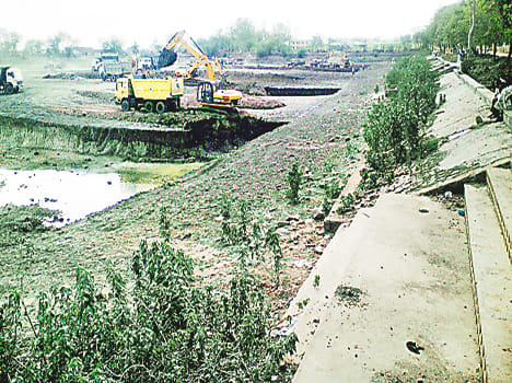 Charkhari night digging ponds