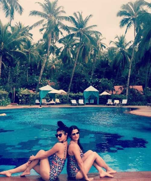 Mouni roy looks hot in Goa vacation pictures