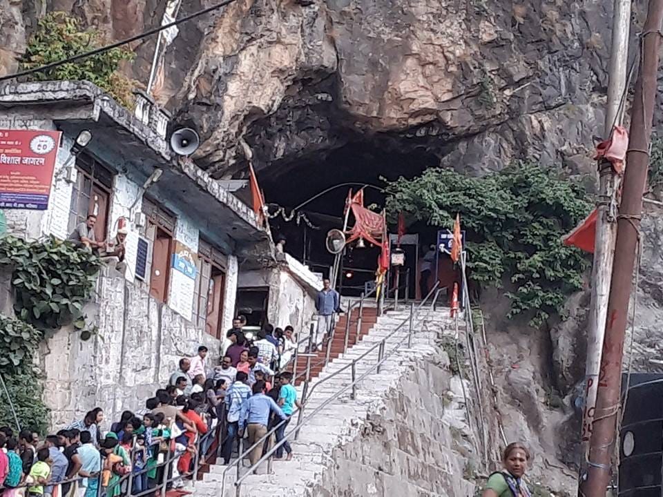 amarnath pilgrims reach shiv khori