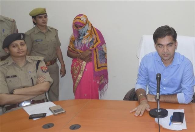 She was caught , was burnt alive Aarti