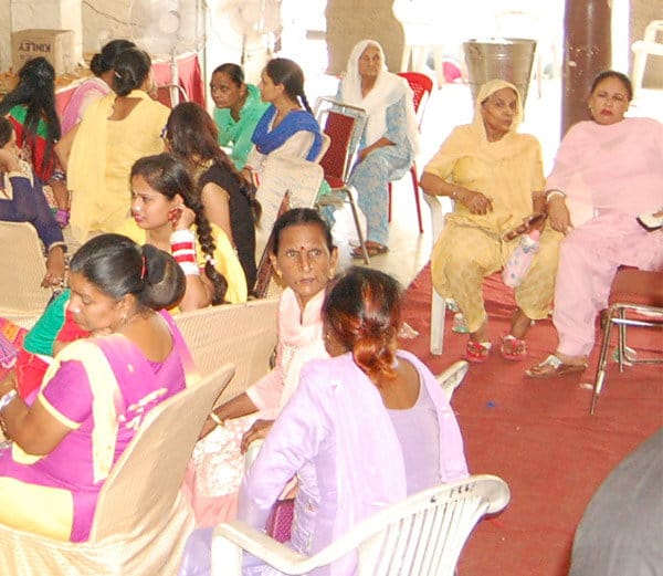 unique love story, intercast love story, unique love, love each other, amritsar