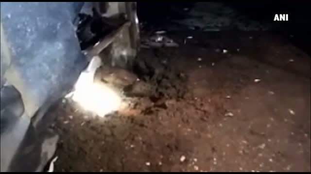 ग्रेनेड ब्लास्ट में तीन लोग घायल